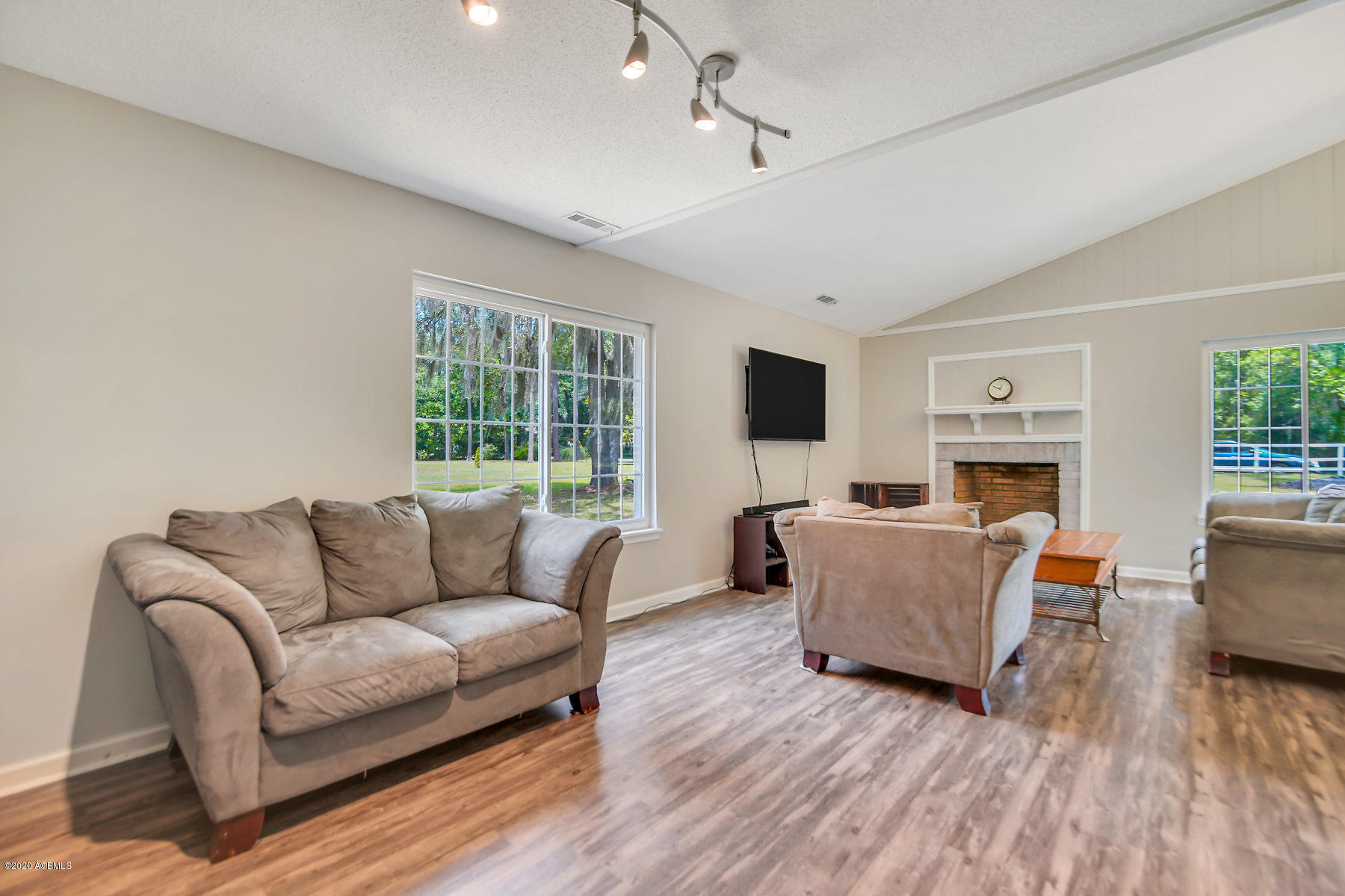 68 Alumni Road Beaufort, SC 29907 - Photo 10 of 40 DSC07938-SMALL