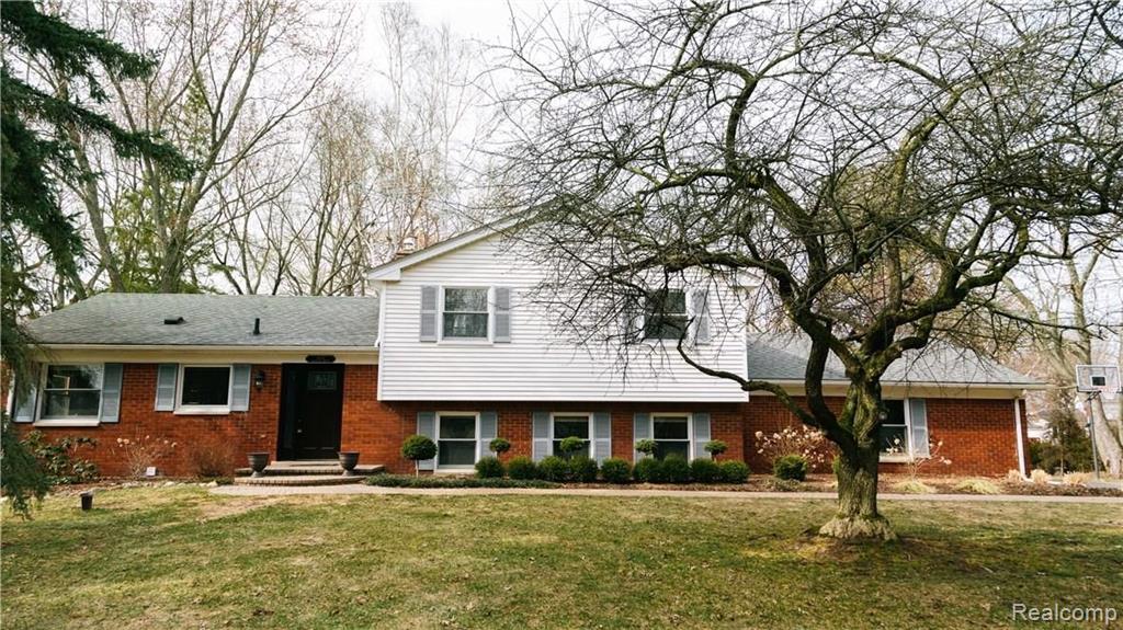 1072 Kingsview Avenue Rochester Hills, MI 48309 - Photo 1 of 38
