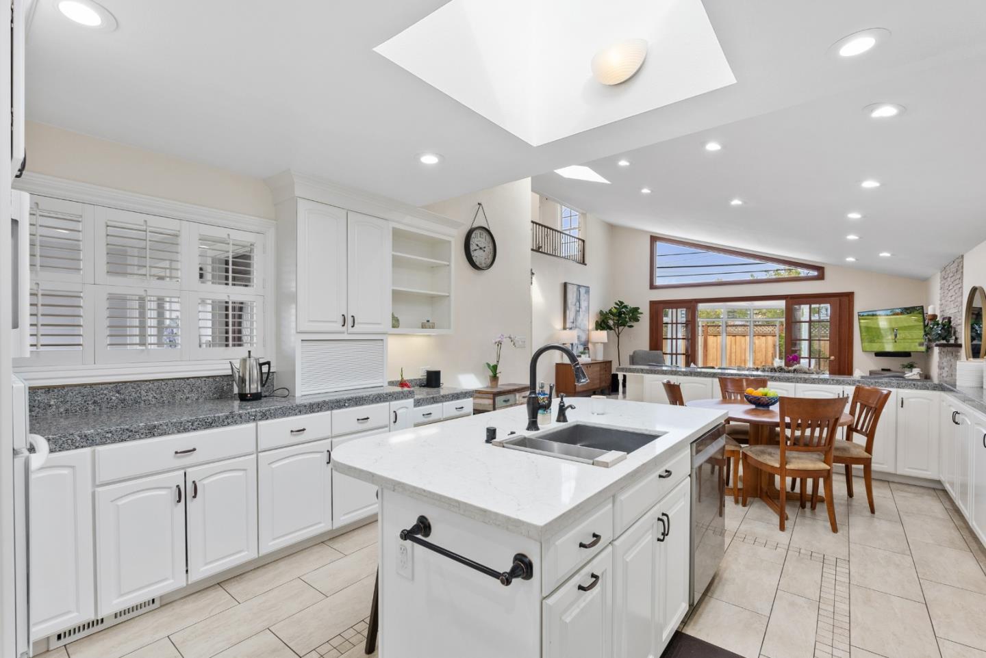 1075 Annapolis Drive San Mateo, CA 94403 - Photo 11 of 34