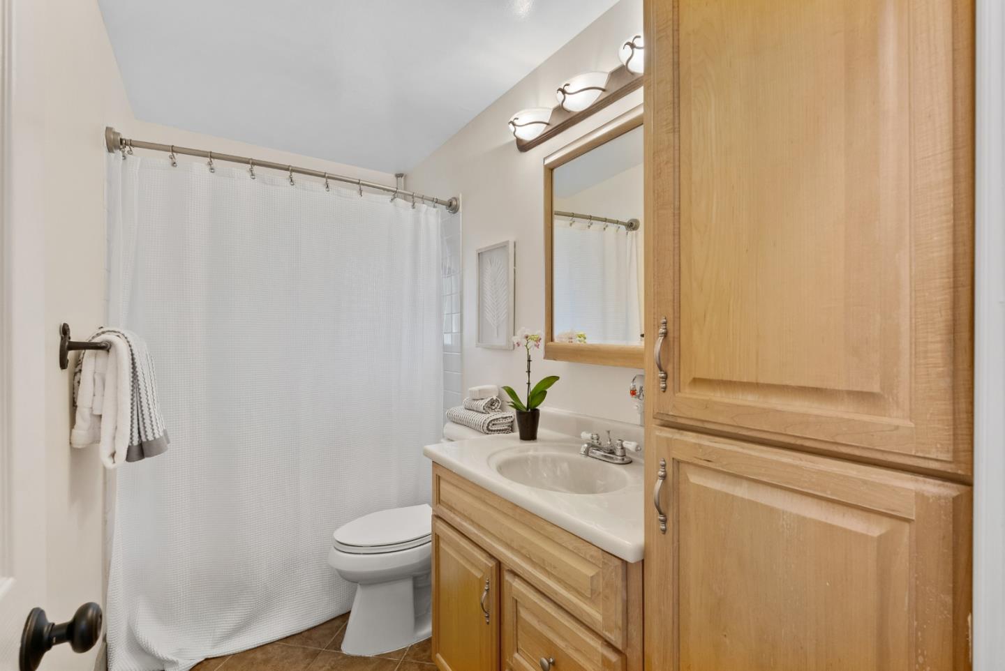 1075 Annapolis Drive San Mateo, CA 94403 - Photo 14 of 34