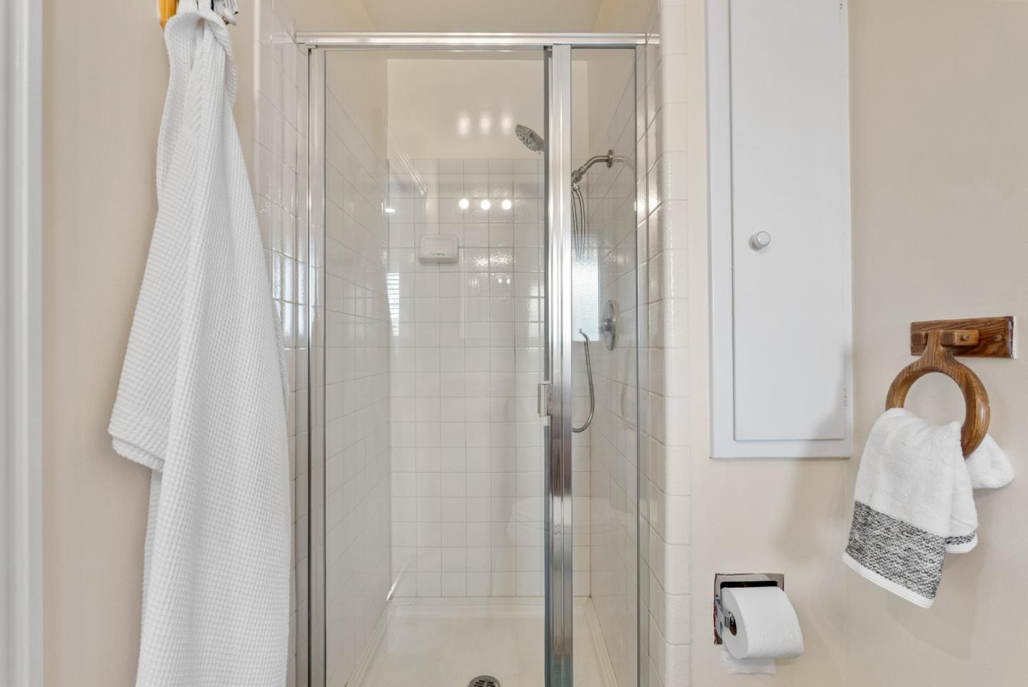 1075 Annapolis Drive San Mateo, CA 94403 - Photo 17 of 34