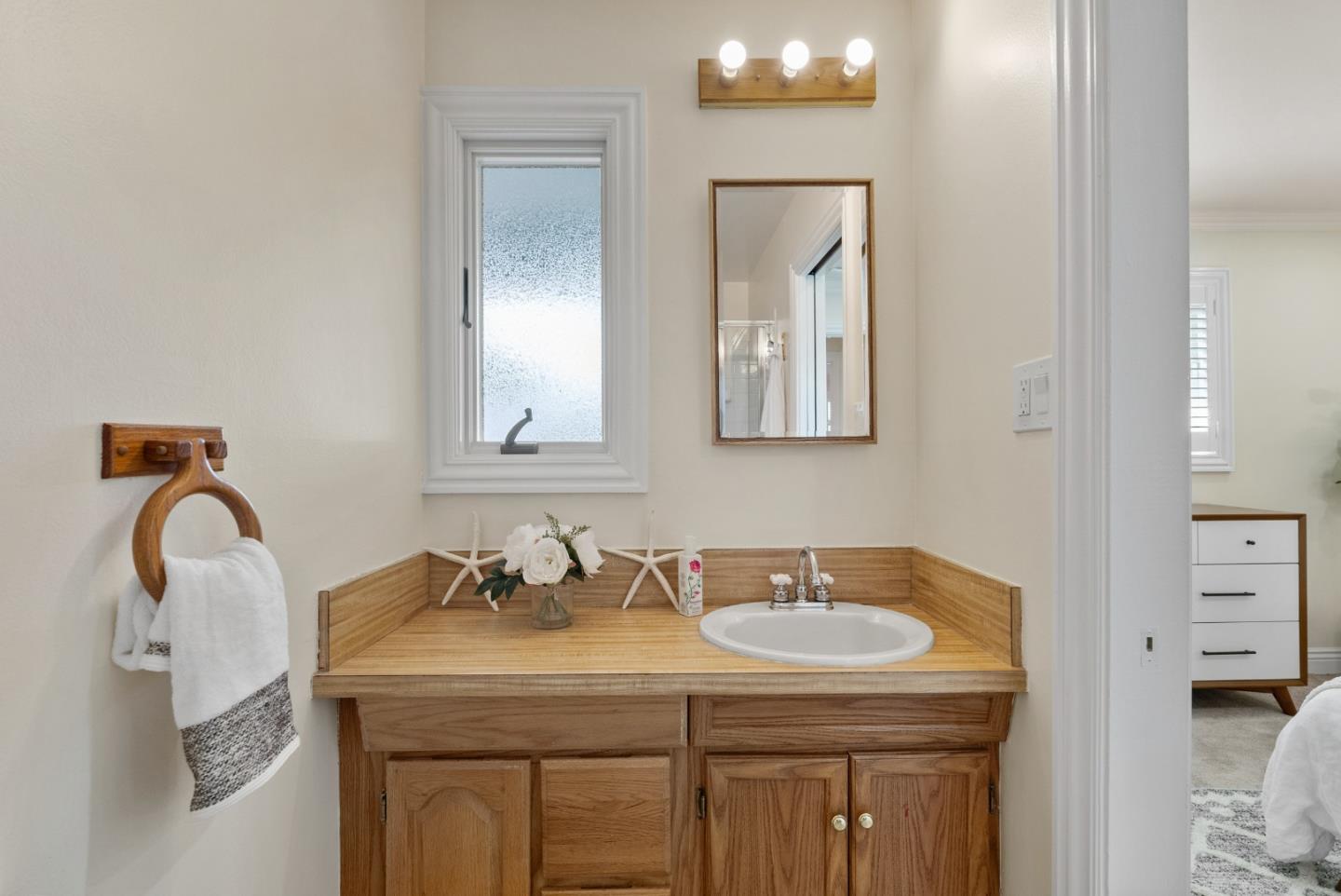 1075 Annapolis Drive San Mateo, CA 94403 - Photo 18 of 34