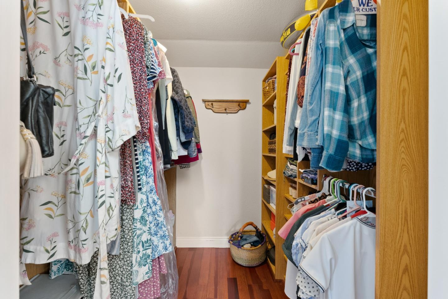 1075 Annapolis Drive San Mateo, CA 94403 - Photo 23 of 34