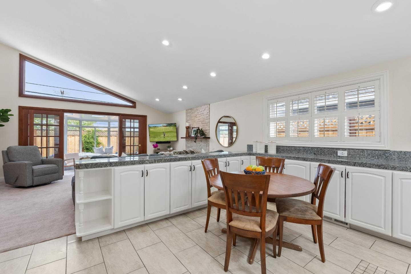 1075 Annapolis Drive San Mateo, CA 94403 - Photo 9 of 34