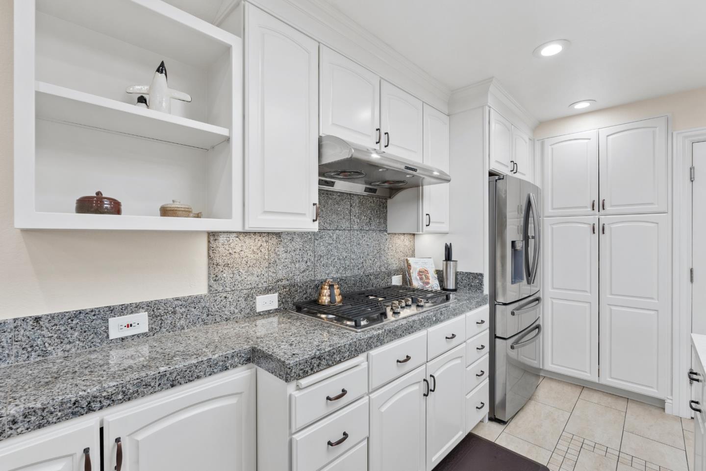 1075 Annapolis Drive San Mateo, CA 94403 - Photo 10 of 34