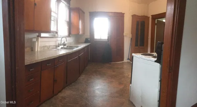 $1,100 | 307 Broadway, Unit 1, Menands, NY 12204