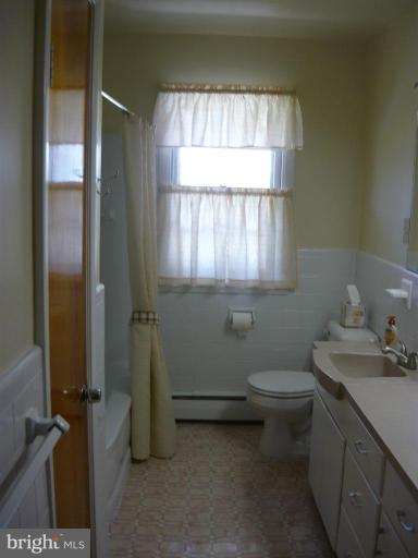 11814 Patrick Road Hagerstown, MD 21742 - Photo 5 of 15 Bath #1