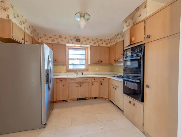 $349,900 | 12443 South McVickers Avenue, Palos Heights, IL 60463