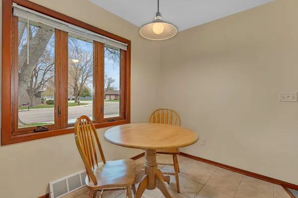 $229,000 | 311 East Oak Avenue, Olivia, MN 56277