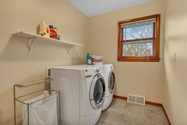 $229,000 | 311 East Oak Avenue, Olivia, MN 56277