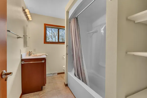 $229,000 | 311 East Oak Avenue, Olivia, MN 56277