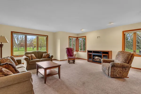 $229,000 | 311 East Oak Avenue, Olivia, MN 56277