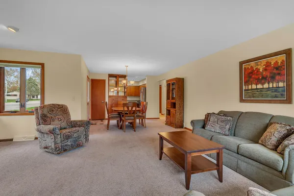 $229,000 | 311 East Oak Avenue, Olivia, MN 56277