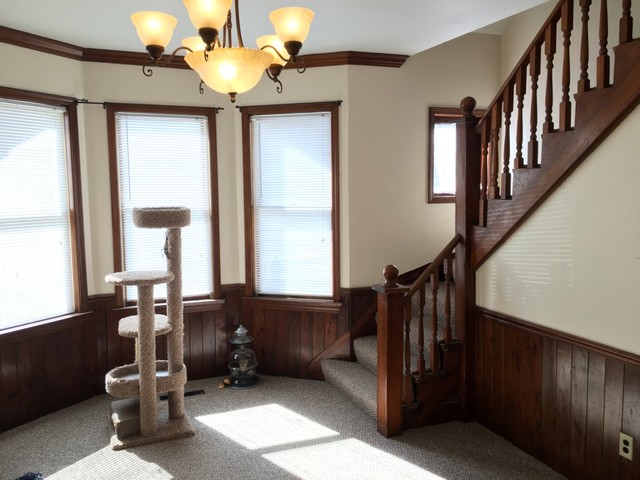 733 North 12th Street DeKalb, IL 60115 - Photo 2 of 14 a view of entryway with a front door