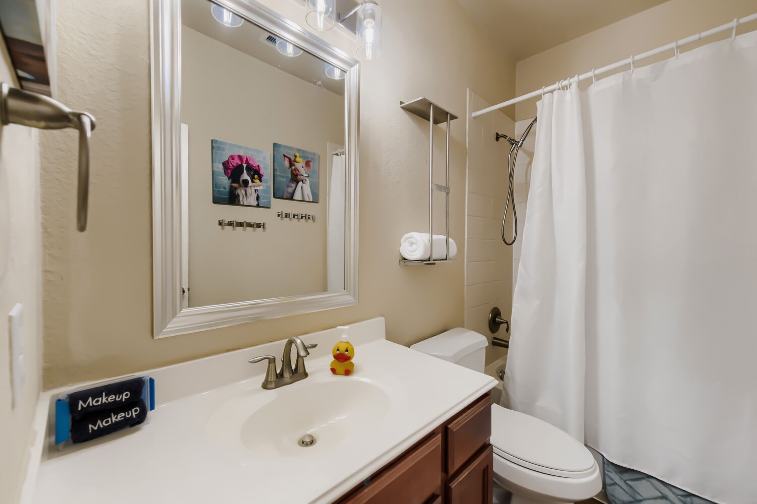 10 Supiro Court Manvel, TX 77578 - Photo 21 of 25 Secondary full bathroom