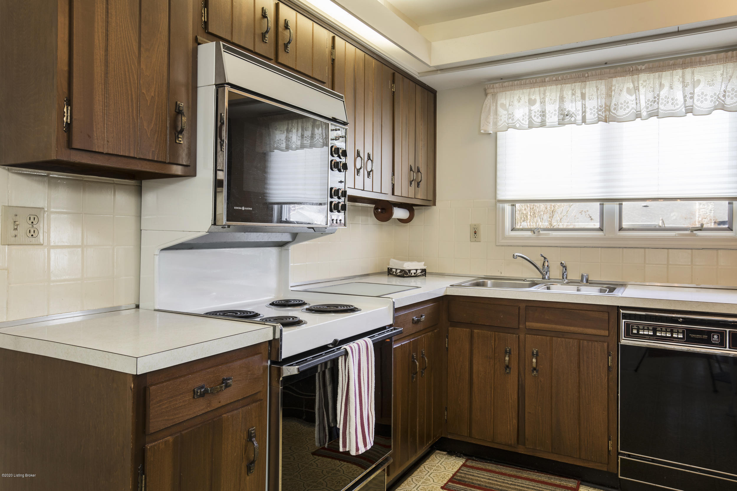 3404 Cross Pointe Road Louisville, KY 40241 - Photo 13 of 40 22-kitchen