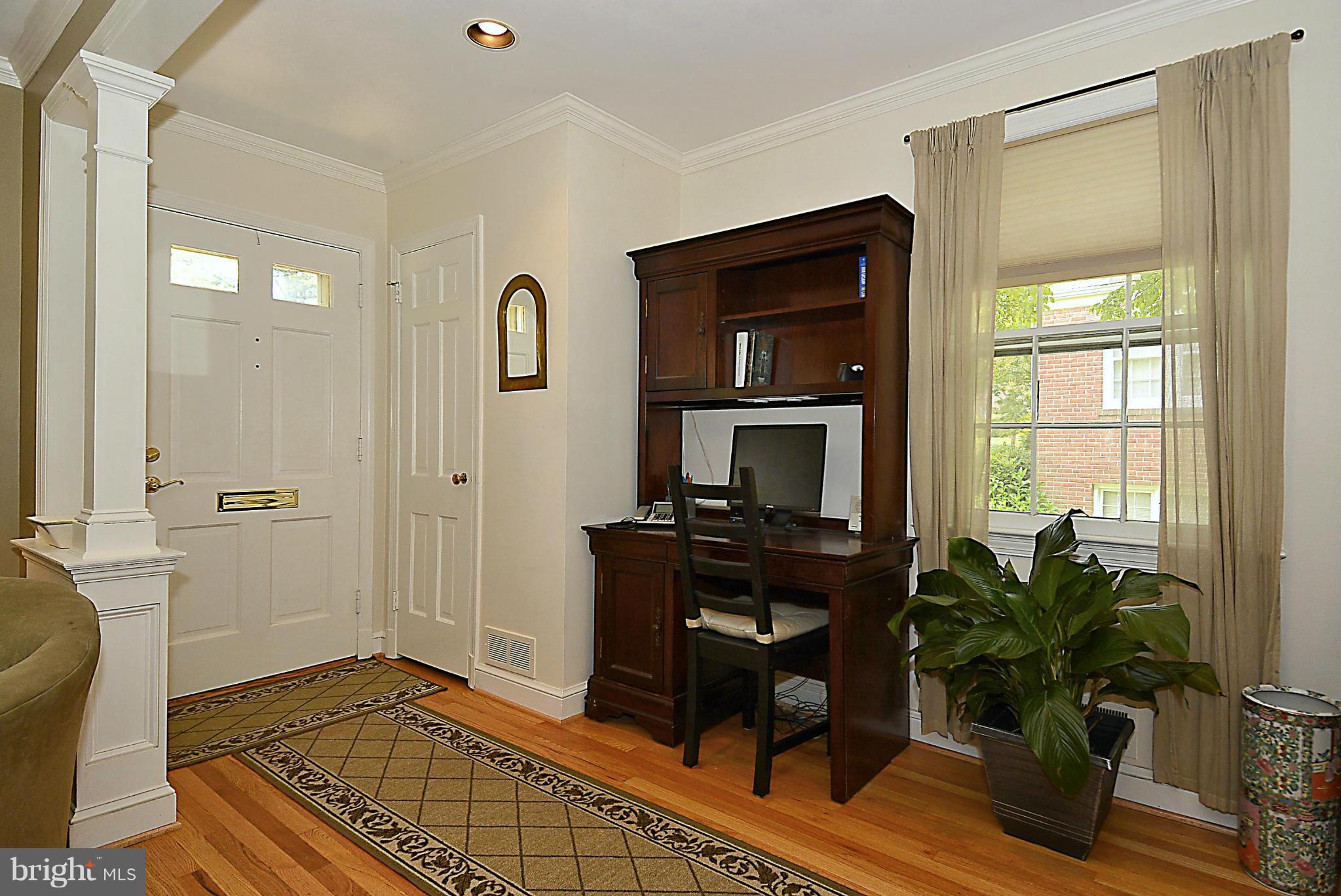 4516 Saul Road Bethesda, MD 20814 - Photo 3 of 30 Foyer