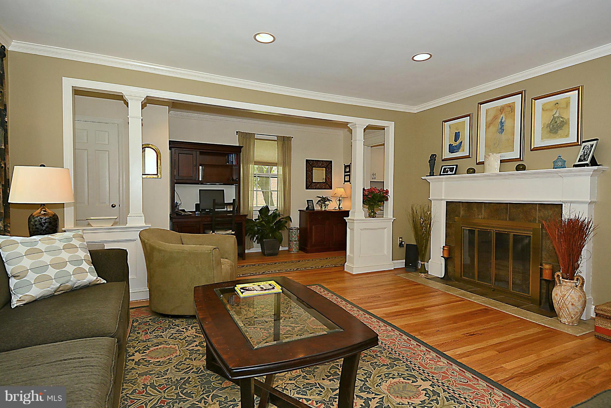 4516 Saul Road Bethesda, MD 20814 - Photo 5 of 30 Living Room