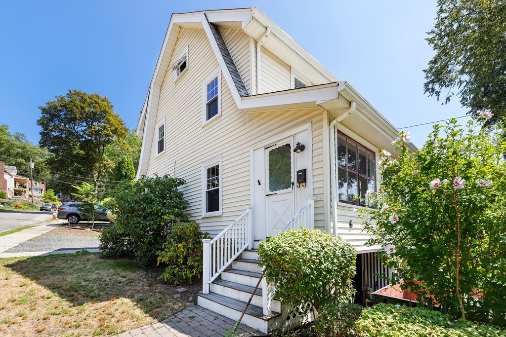 6 Peter Tufts Road Arlington, MA 02474 - Photo 35 of 35 a front view of a house with garden
