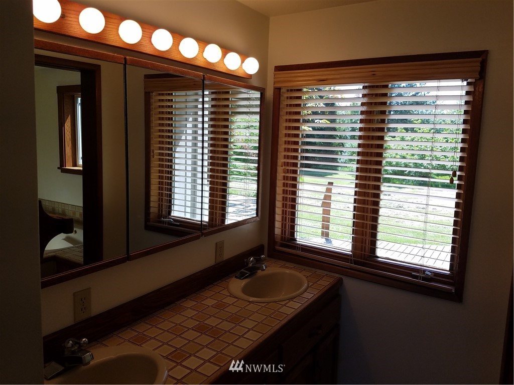 305 East Laurel Road Bellingham, WA 98226 - Photo 18 of 22