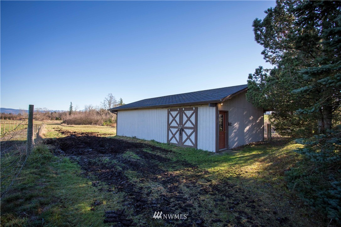 305 East Laurel Road Bellingham, WA 98226 - Photo 8 of 22