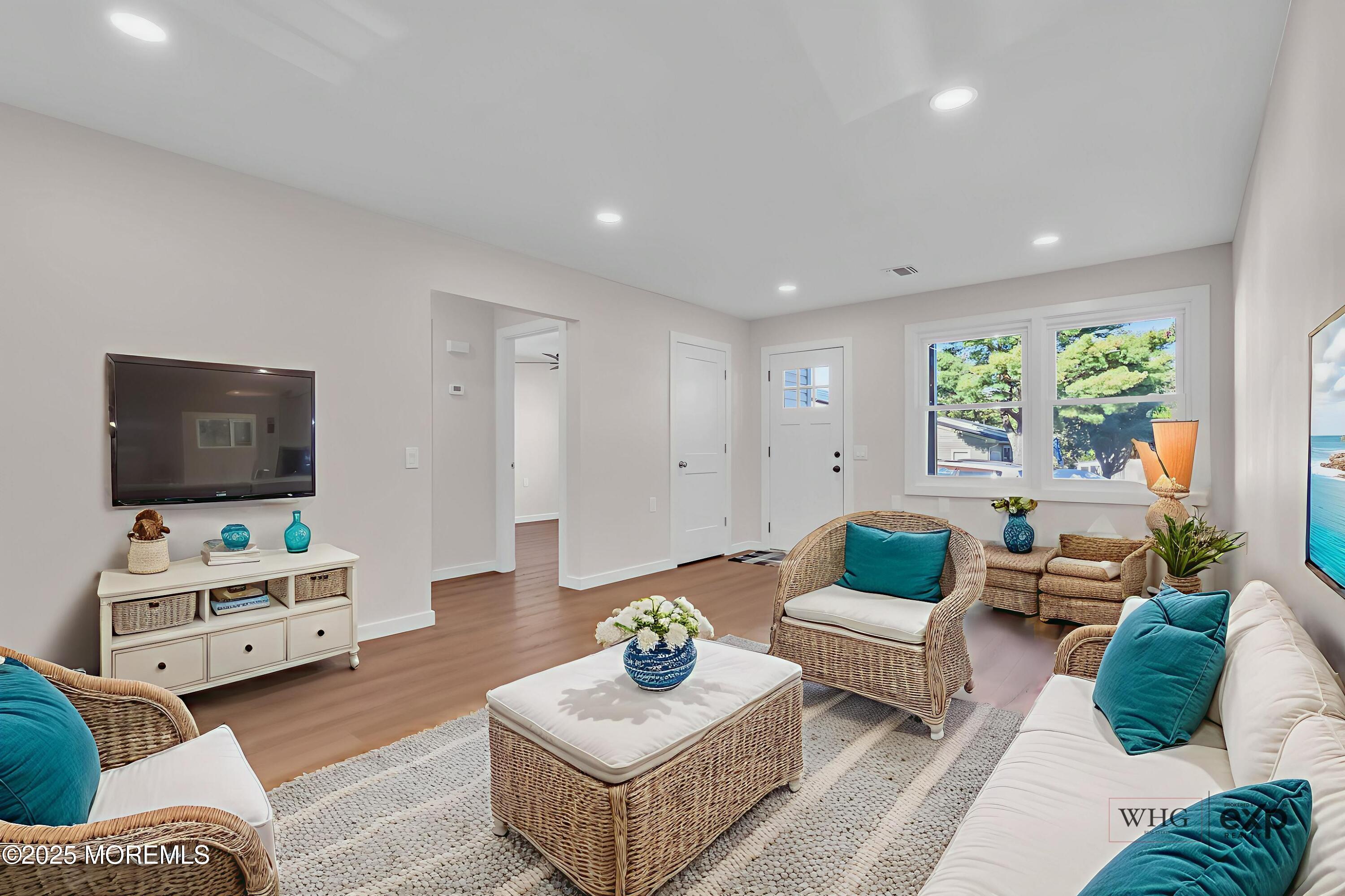 24 Churchill Road, Unit 71 Whiting, NJ 08759 - Photo 7 of 32 014_dsc08305_901 - Living Room - Coastal