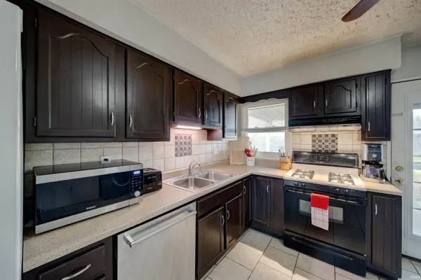 $225,000 | 525 West Mill Road, Evansville, IN 47710