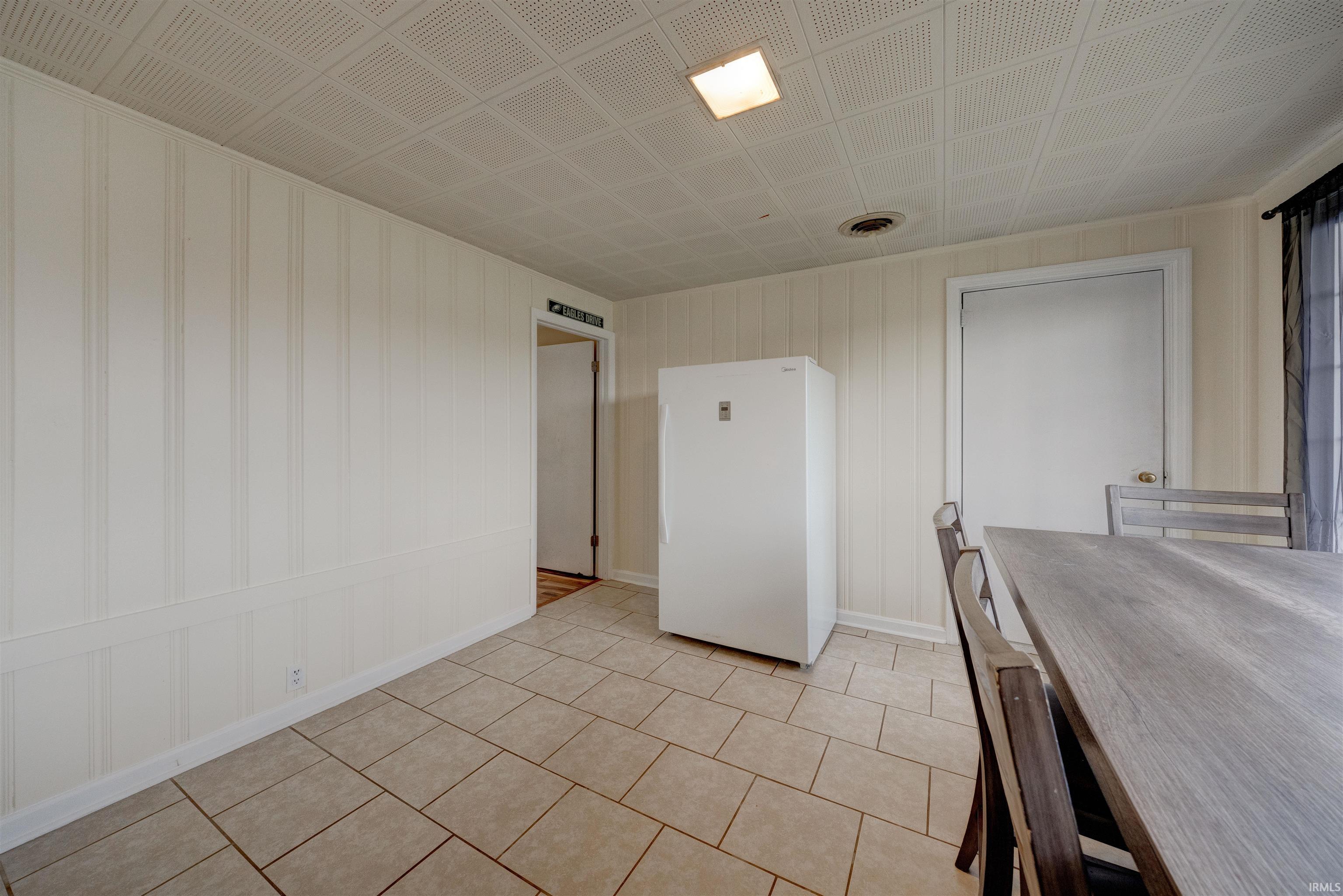 525 West Mill Road Evansville, IN 47710 - Photo 23 of 33