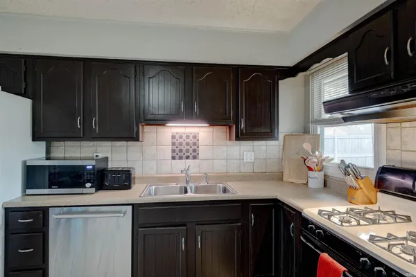$225,000 | 525 West Mill Road, Evansville, IN 47710