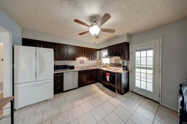 $225,000 | 525 West Mill Road, Evansville, IN 47710