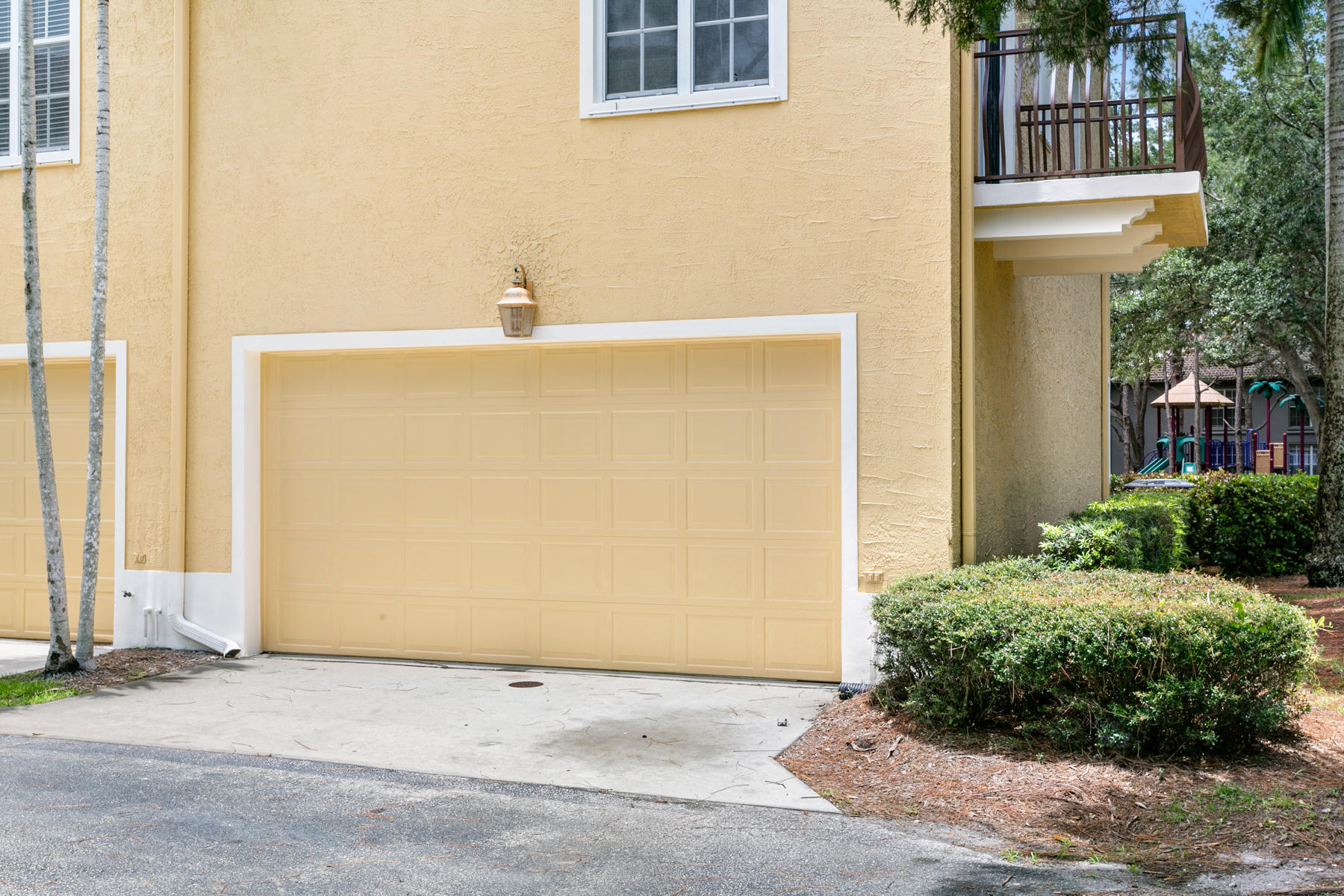 802 University Boulevard Jupiter, FL 33458 - Photo 2 of 16 a view of outdoor space and yard