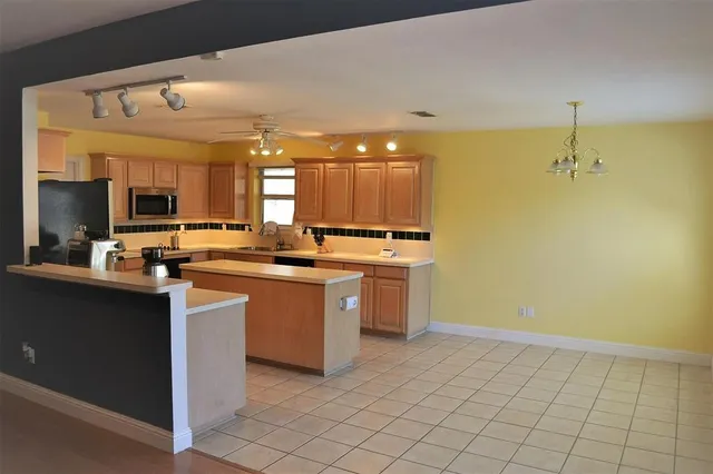 $2,050 | 5004 Ivycrest Trail, Arlington, TX 76017