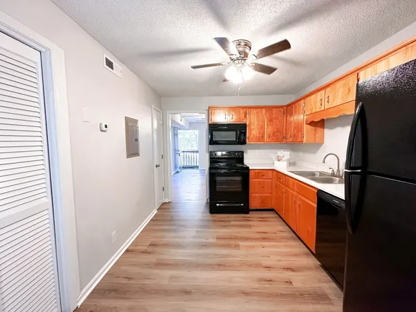 $825 | 470 Martha Lane, Unit B, Clarksville, TN 37043