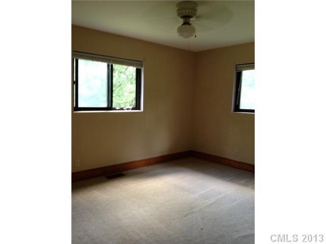 4225 Nevin Road Charlotte, NC 28269 - Photo 10 of 15 Gallery Image 10
