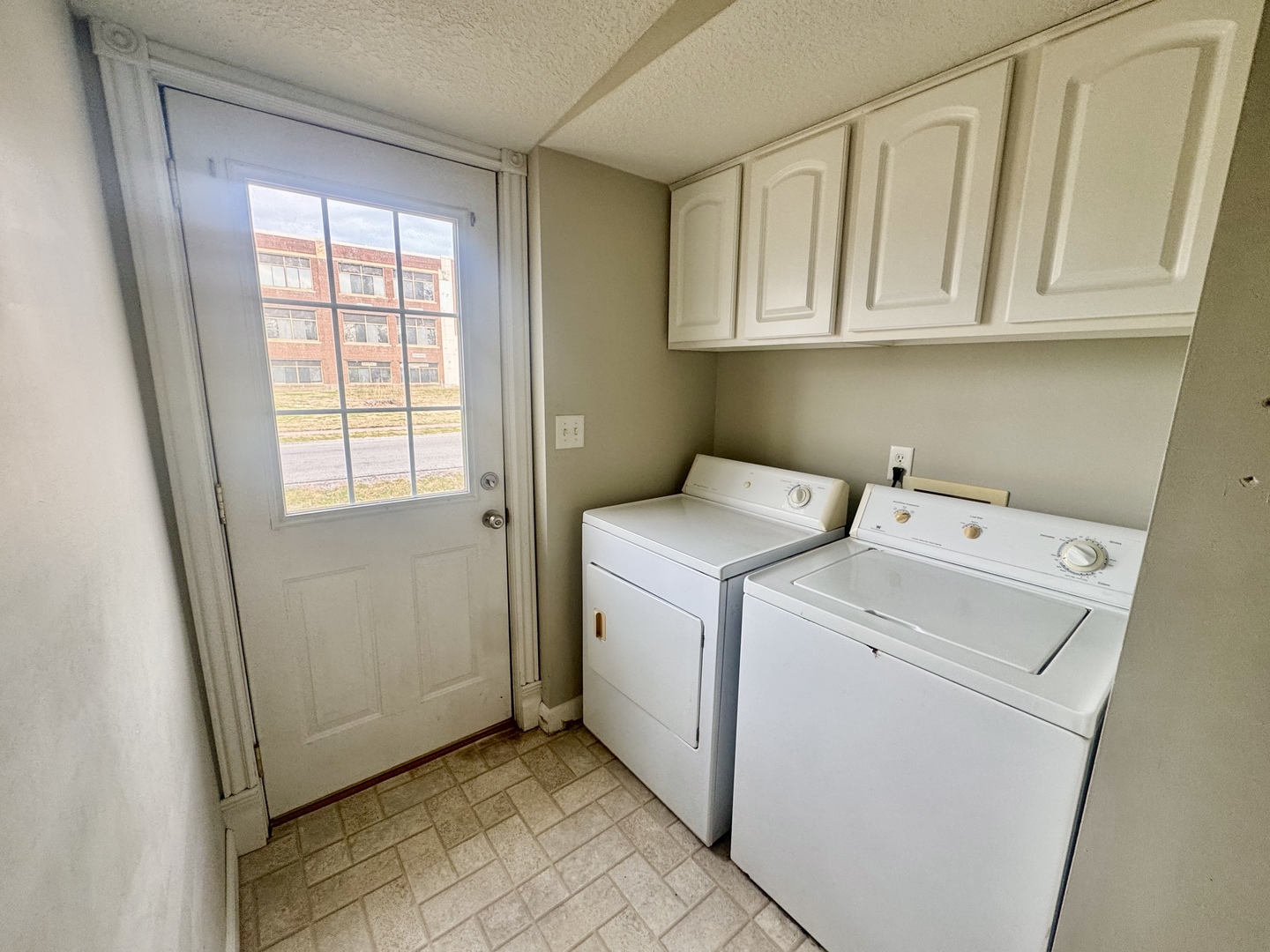202 North Washington Street Joy, IL 61260 - Photo 11 of 12 a utility room with dryer and washer