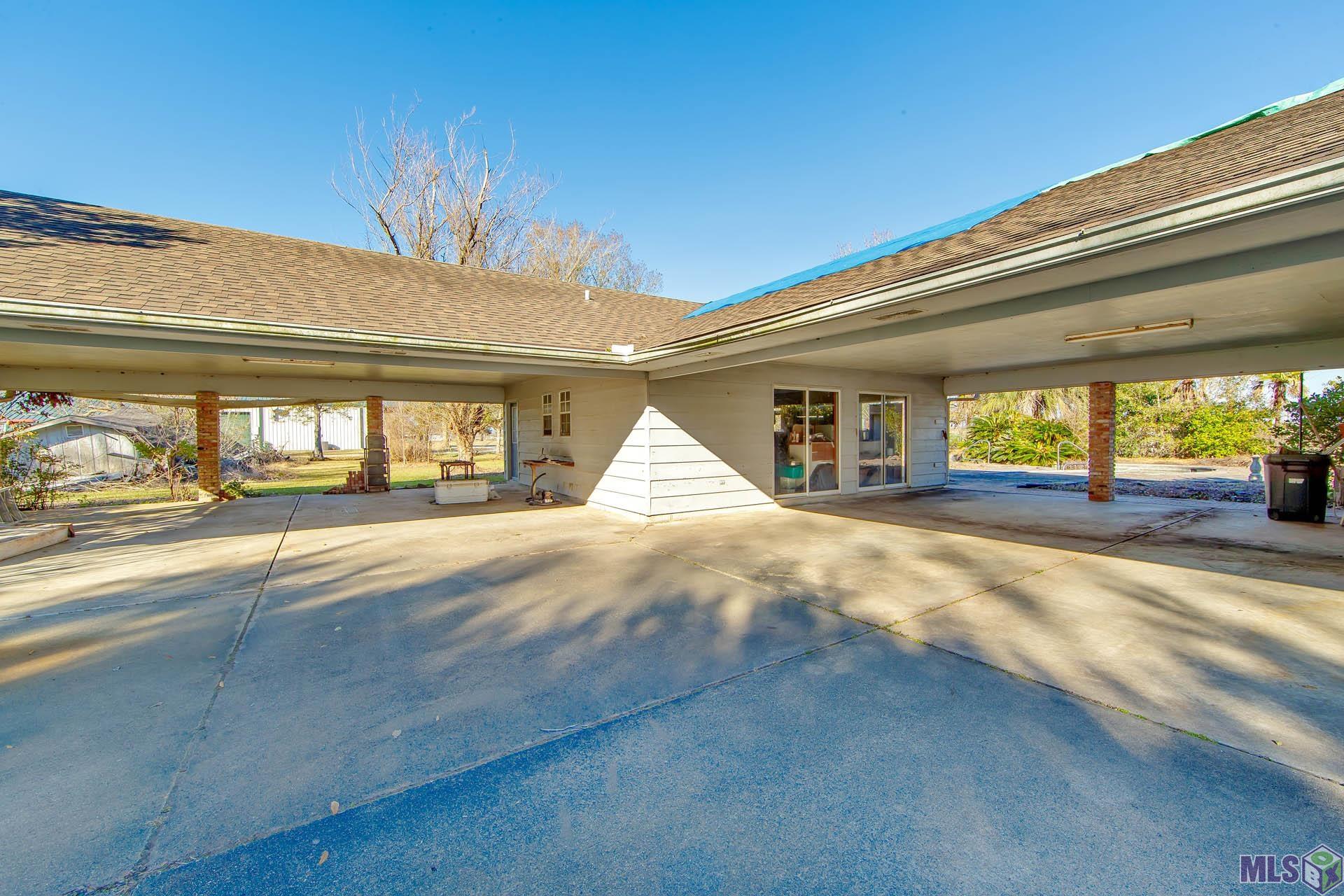 529 Pertuit Lane Raceland, LA 70394 - Photo 7 of 22 Carports