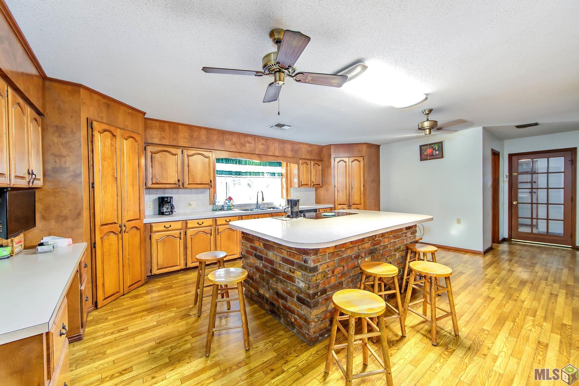 529 Pertuit Lane Raceland, LA 70394 - Photo 9 of 22 Kitchen