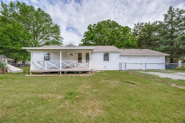 $1,800 | 1509 Mitchell Drive, Bonham, TX 75418
