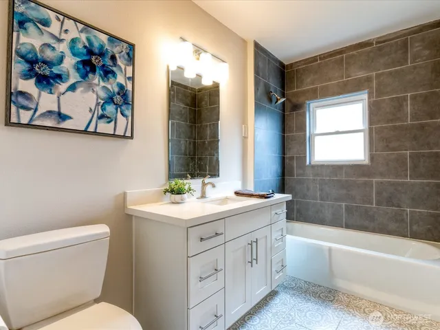 $3,750 | 7302 11th Avenue Northeast, Seattle, WA 98115