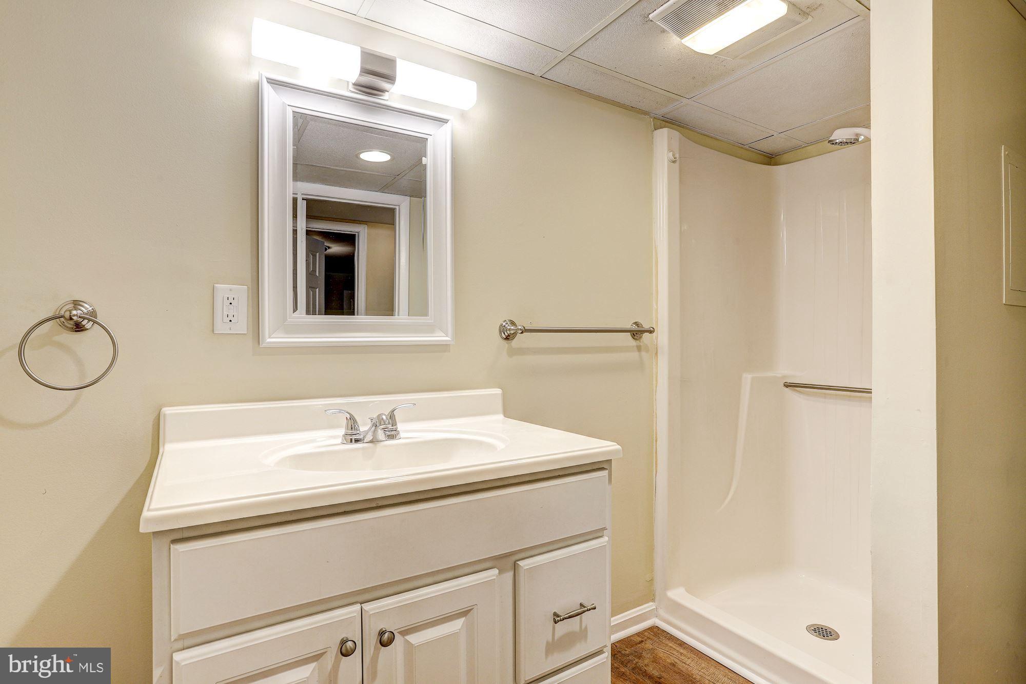 412 Leppo Road Westminster, MD 21158 - Photo 35 of 40 Bath