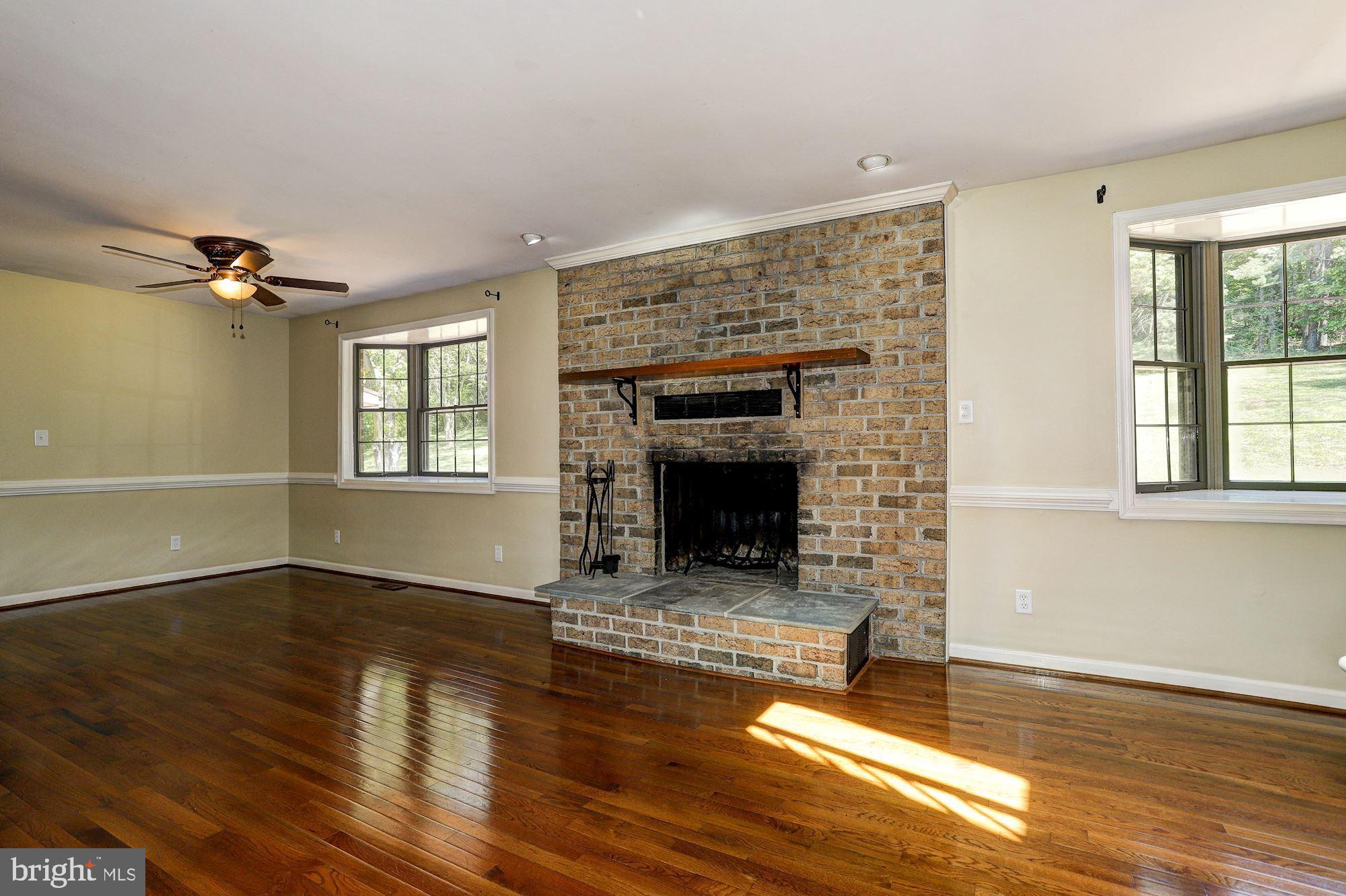 412 Leppo Road Westminster, MD 21158 - Photo 6 of 40 Living Room/Dining Room