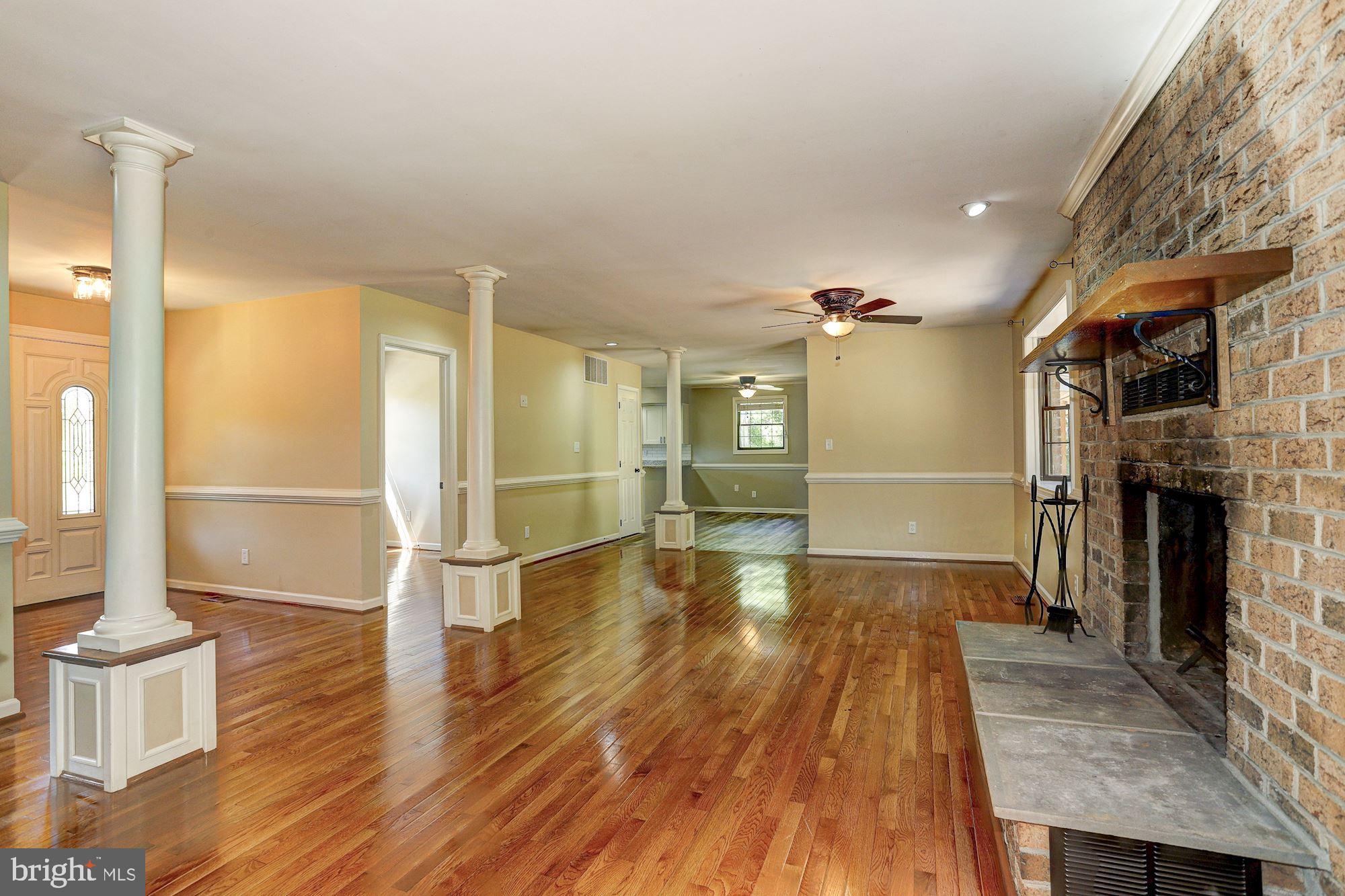412 Leppo Road Westminster, MD 21158 - Photo 8 of 40 Living Room/Dining Room