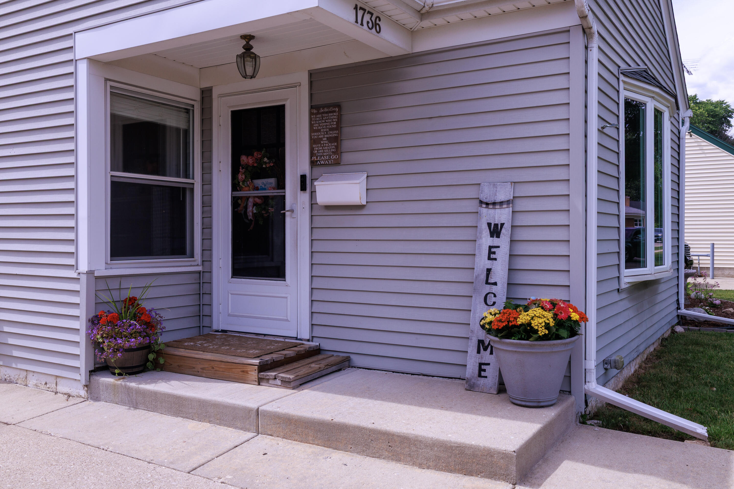 1736 Lathrop Avenue Racine, WI 53405 - Photo 5 of 43 20-4N3A7135
