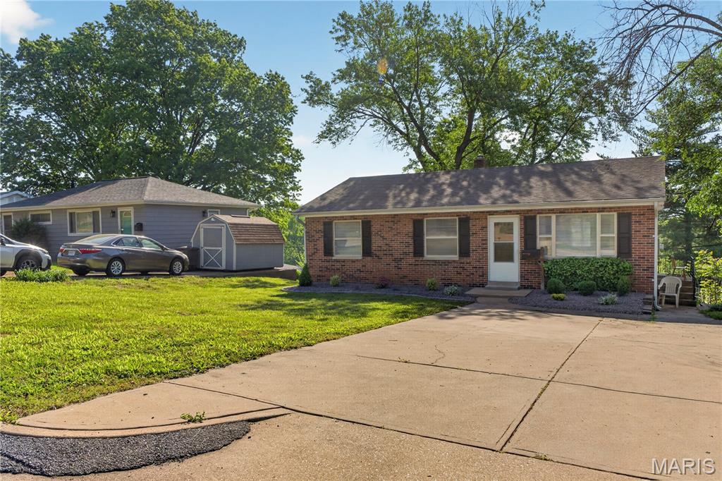 21 Fern Ridge Avenue Valley Park, MO 63088 - Photo 2 of 21
