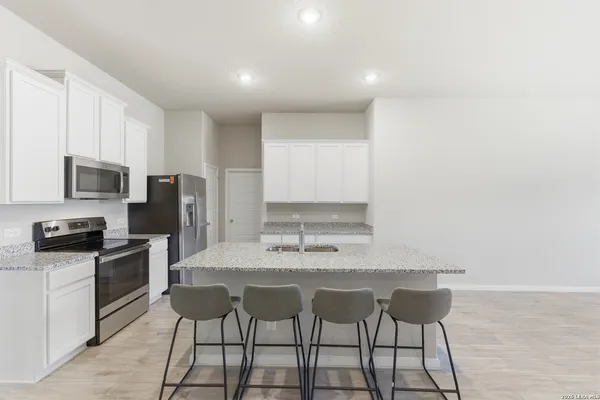 $315,000 | 829 Stonemanor Bay, Seguin, TX 78155