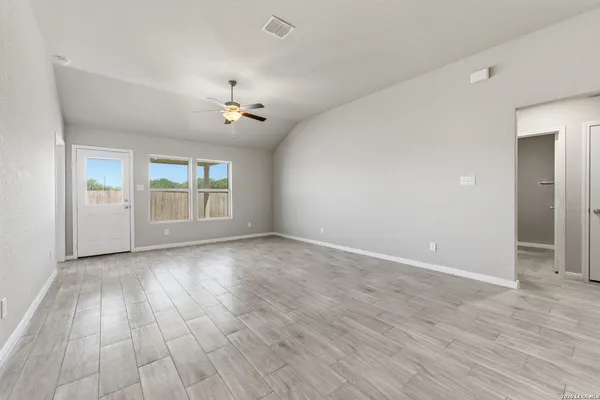 $315,000 | 829 Stonemanor Bay, Seguin, TX 78155