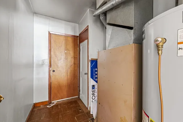 a view of walk in closet