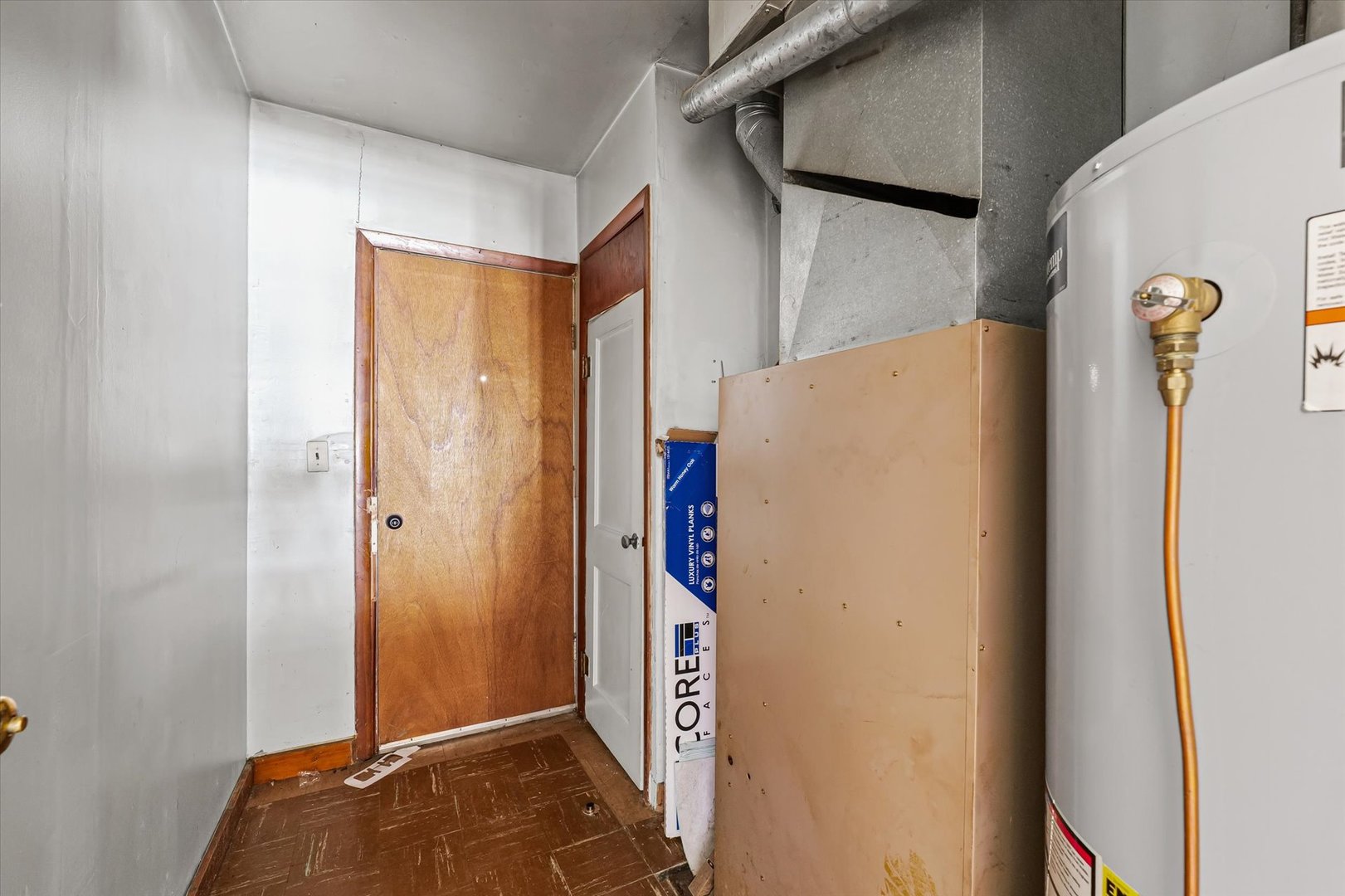 218 West Elm Street Hoopeston, IL 60942 - Photo 15 of 25 a view of walk in closet