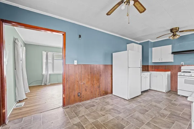 a view of a storage & utility room