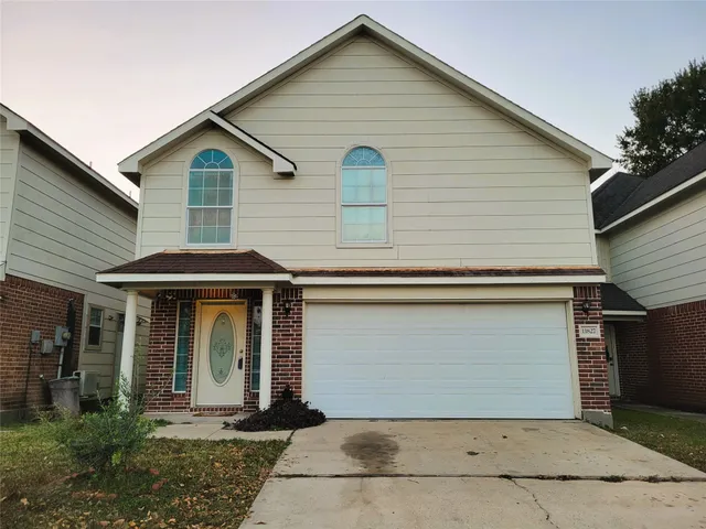 $2,000 | 11827 East Galwan Circle, Houston, TX 77070